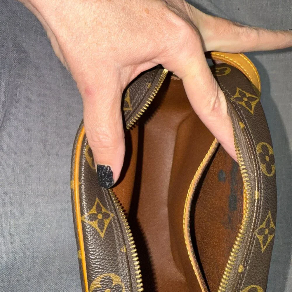 LOUIS VUITTON MONOGRAM BLOIS CROSSBODY BAG